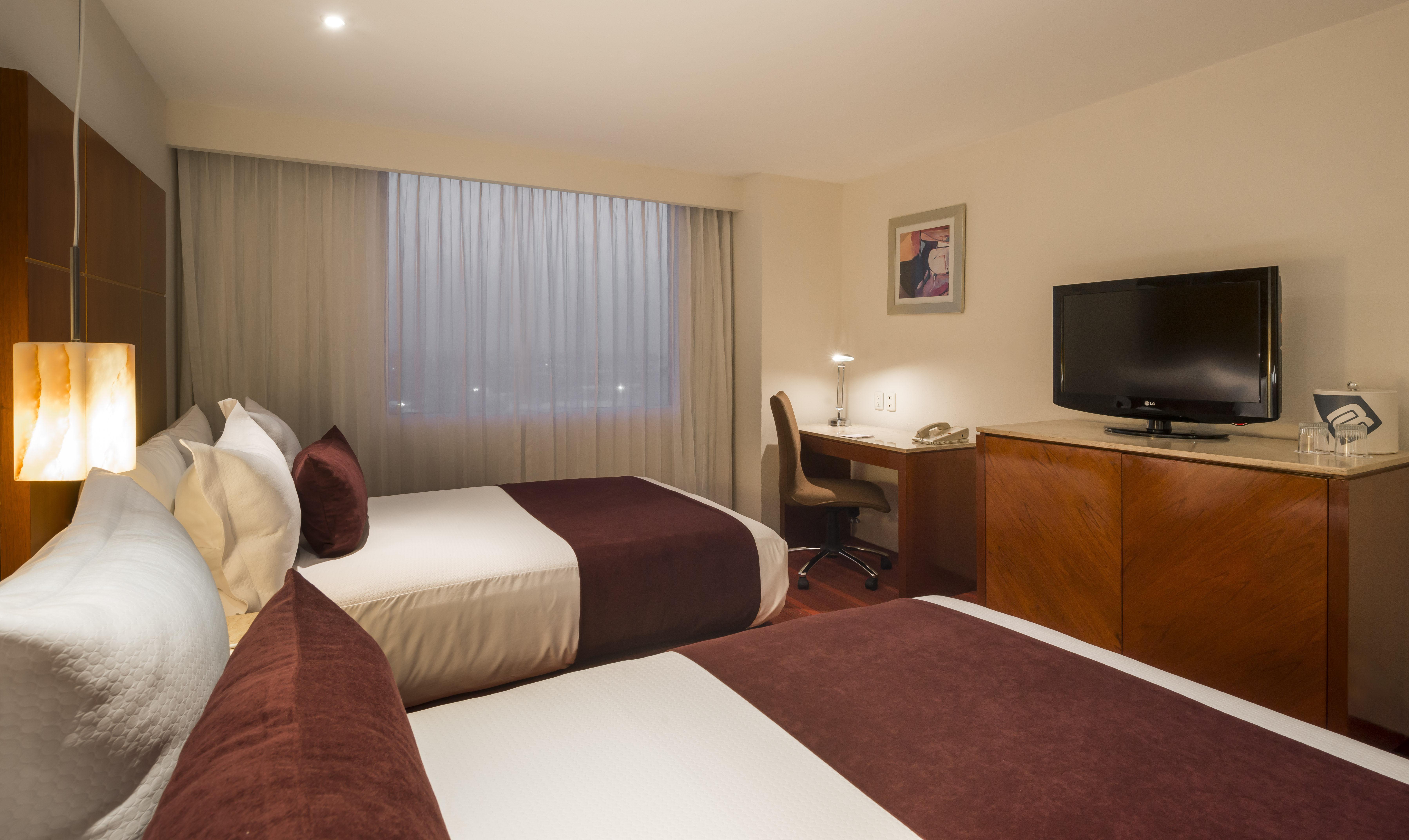 فندق كامينو ريال أيروبويرتو مدينة مكسيكو المظهر الخارجي الصورة A room at the hotel