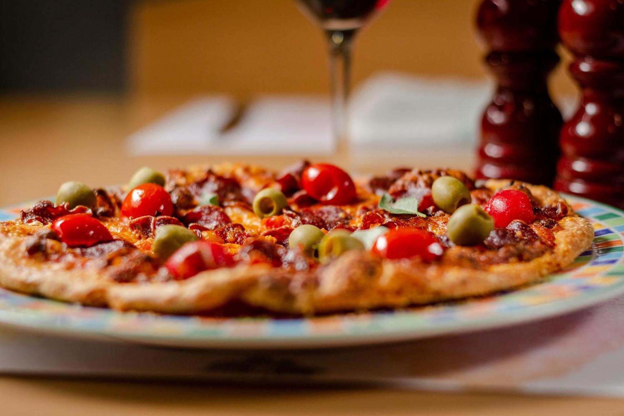 فندق كامينو ريال أيروبويرتو مدينة مكسيكو المظهر الخارجي الصورة A pizza